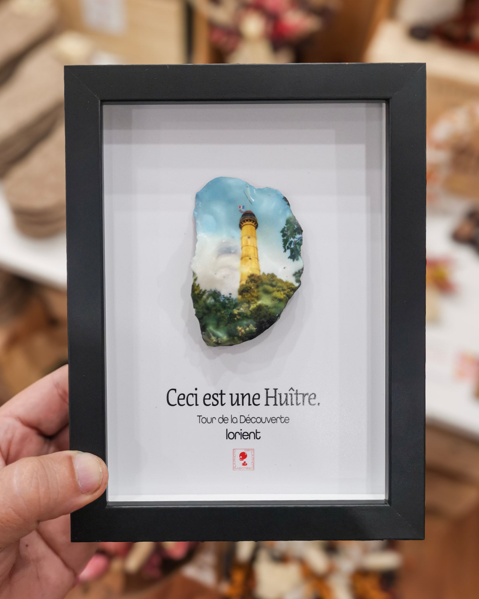 Huître Photographique – Tour de la découverte, lorient – Cadre Art Box 13x18 cm