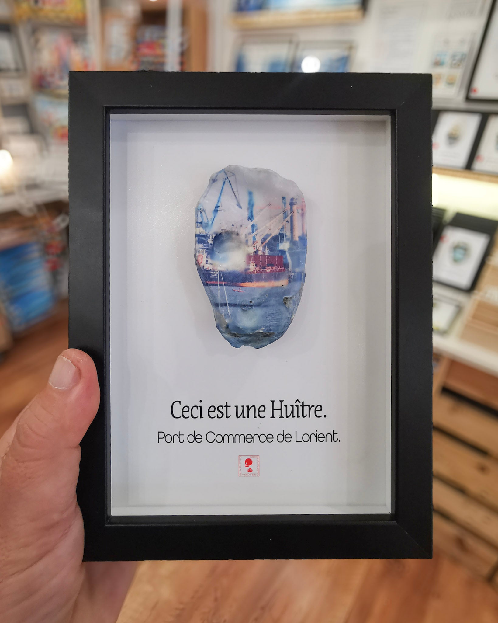 Huître Photographique – Port de Commerce, Lorient – Cadre Art Box 13x18 cm