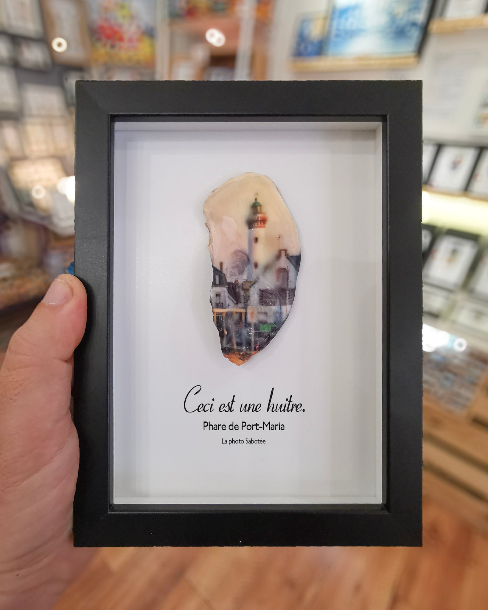 Huître Photographique – Phare de Port-Maria, Quiberon – Cadre Art Box 13x18 cm