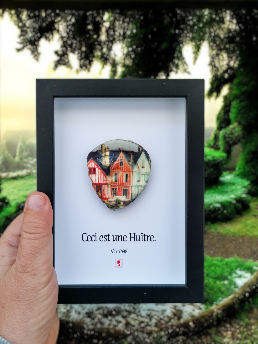 Huître Photographique – Maisons à colombages du port de Vannes – Cadre Art Box 13x18 cm