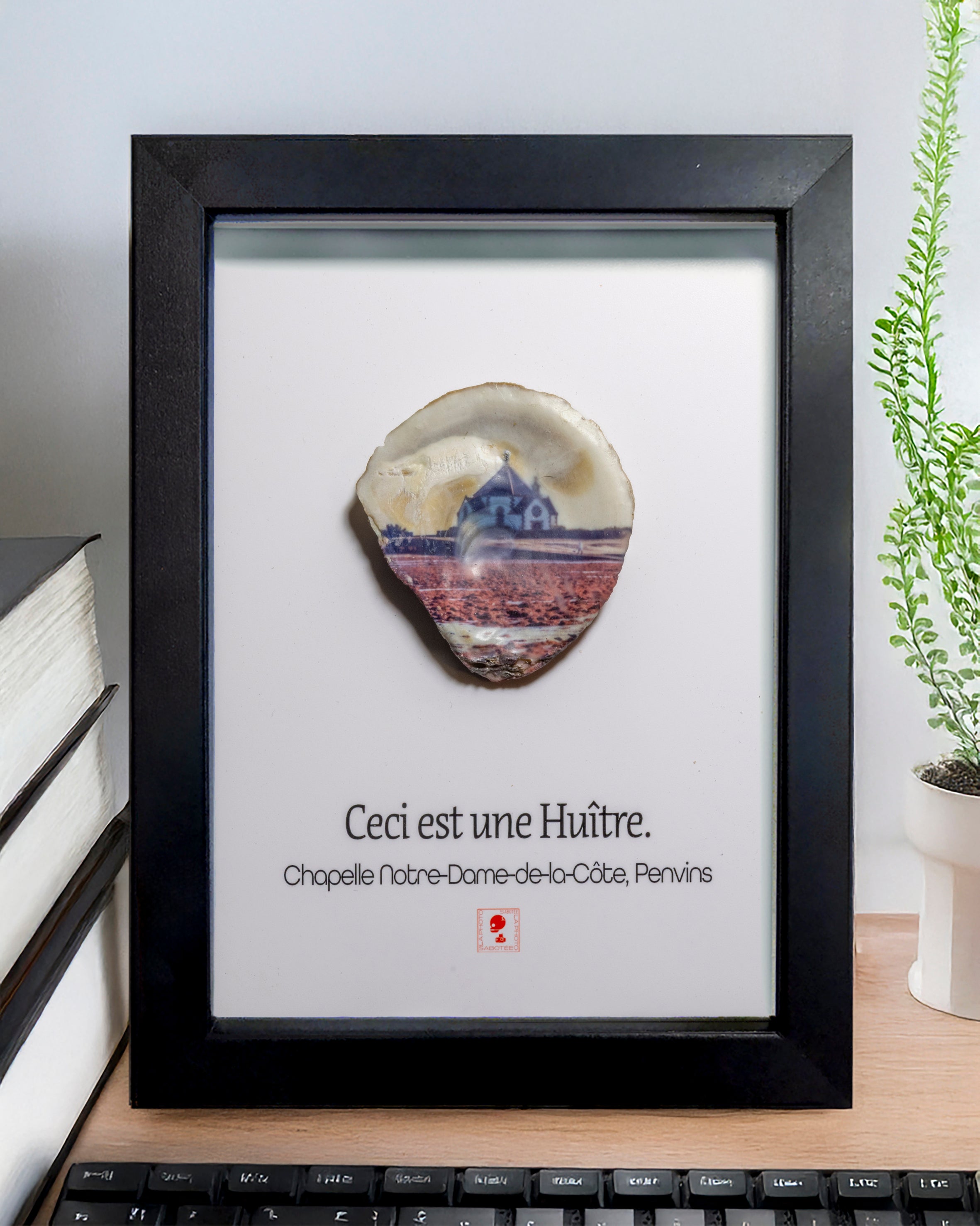 Huître Photographique – Chapelle Notre-Dame-de-la-Côte, Penvins – Cadre Art Box 13x18 cm